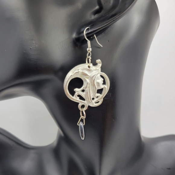 Lady Luck - Picture 2 of 2